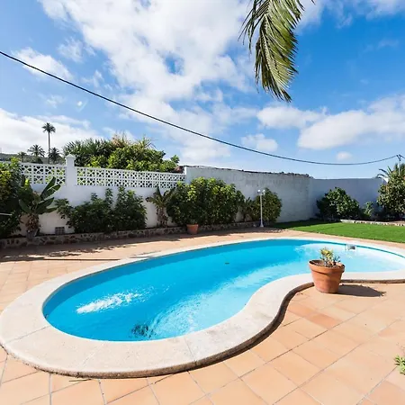 Вилла 5br - Pool Parking & Tennis Court *